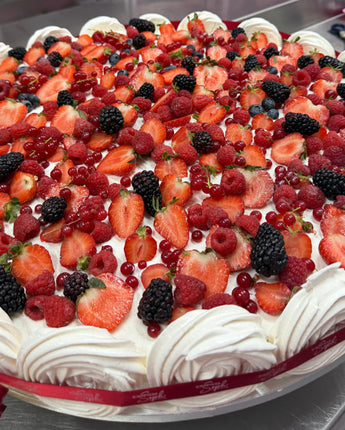 Meringue Roses Gateaux