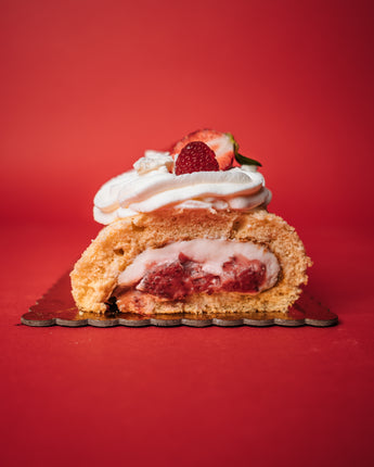 Strawberry & Nutella Swiss Roll