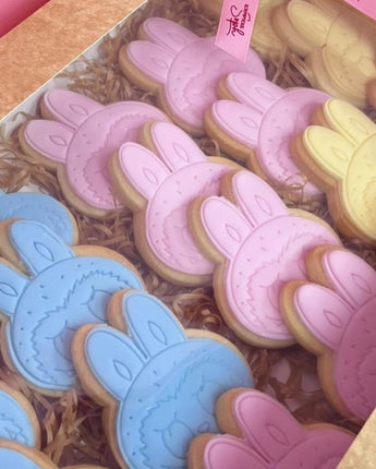 SUGAR COOKIES WITH SUGAR PASTE