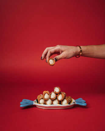 Mini Cannoli with Ricotta Filling